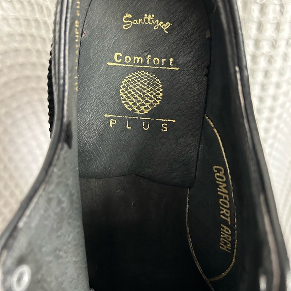 Like new black wing tip dress shoes. - Picture 13 of 16